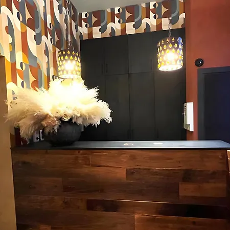 Des Comtes 3* דורבורי